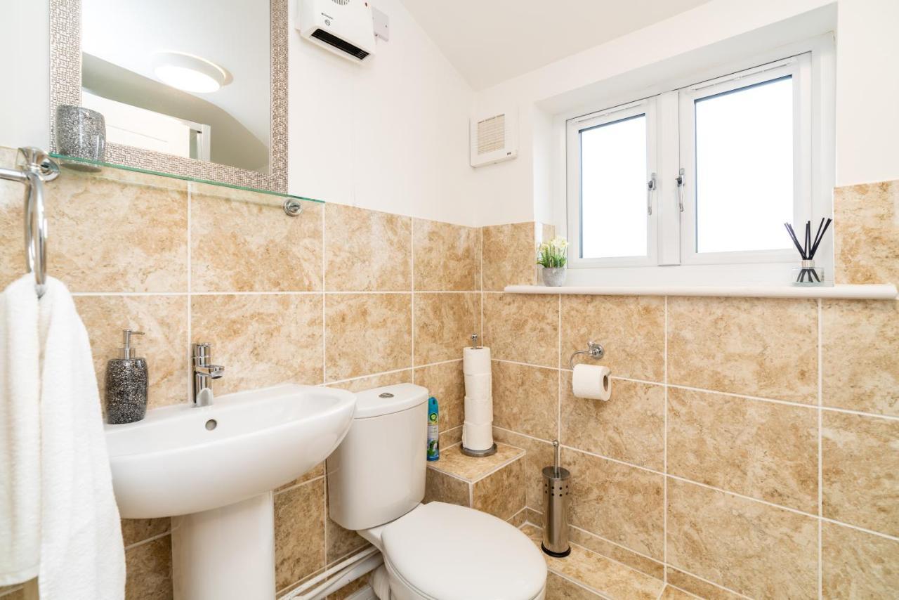 Town Center With 55” Smart Tv+netflix Apartment *